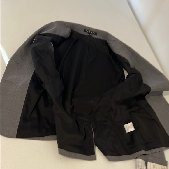 Theory Women Gray Blazer PRE-OWNED in‎ excellent condition - Picture 12 of 14